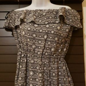 Beautiful jumpsuit black and white. New o/tags